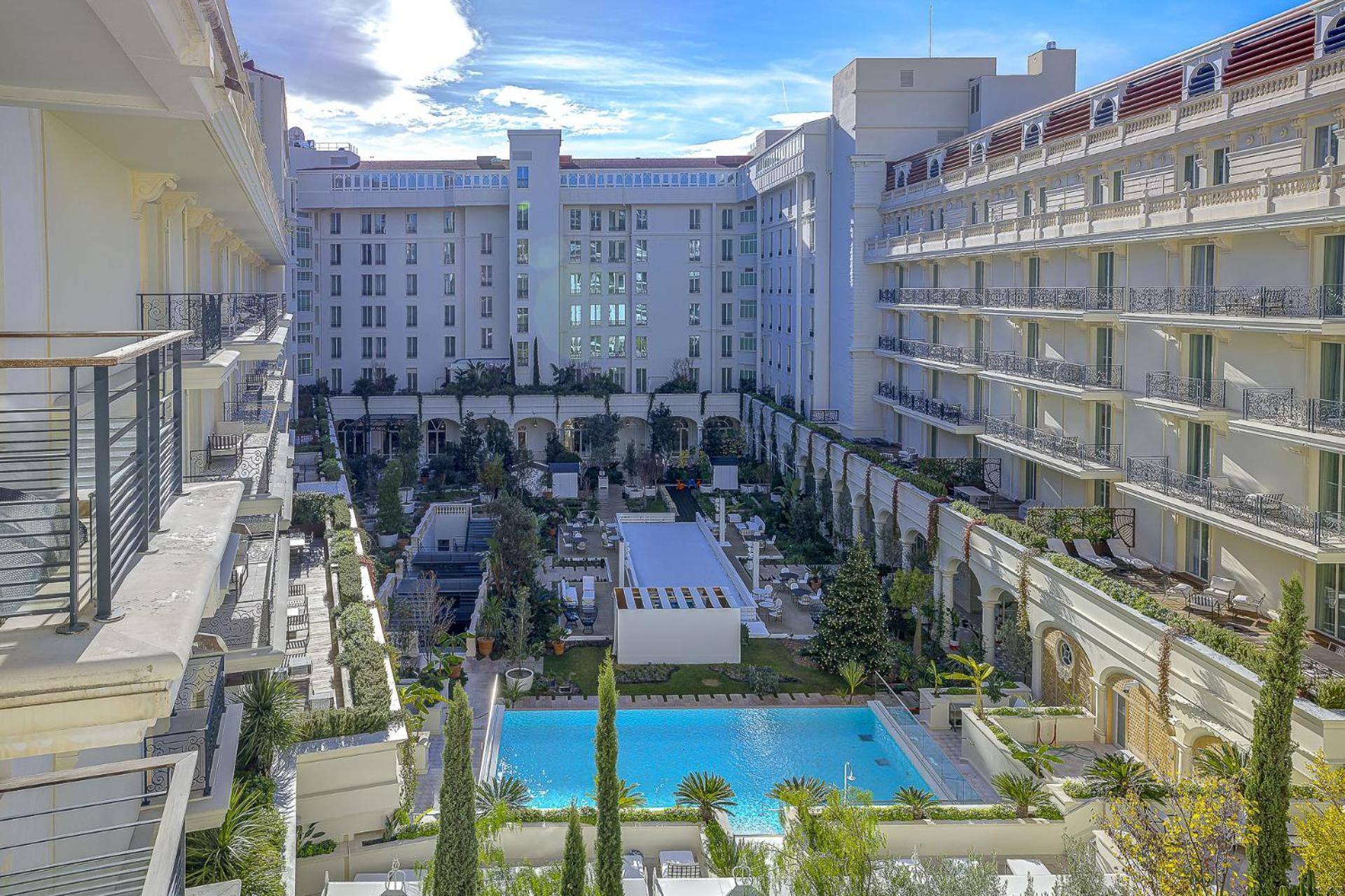 Carlton Riviera Кан Екстериор снимка