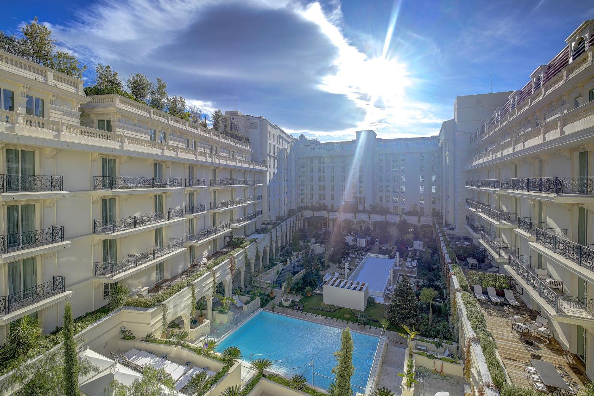 Carlton Riviera Кан Екстериор снимка